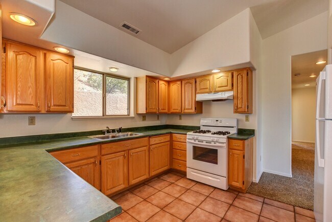Building Photo - Large 3 bedroom 2 bathroom home in Prescott