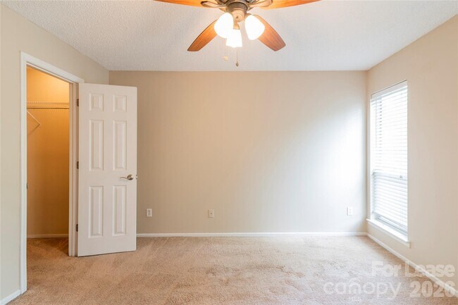 Building Photo - 2516 Cranbrook Ln