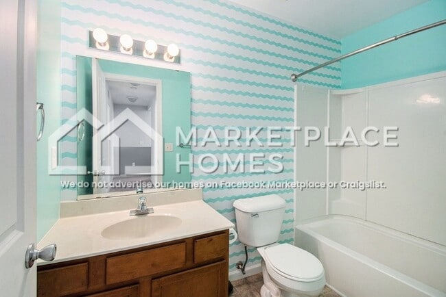 Building Photo - 4722 Torrington Dr SE