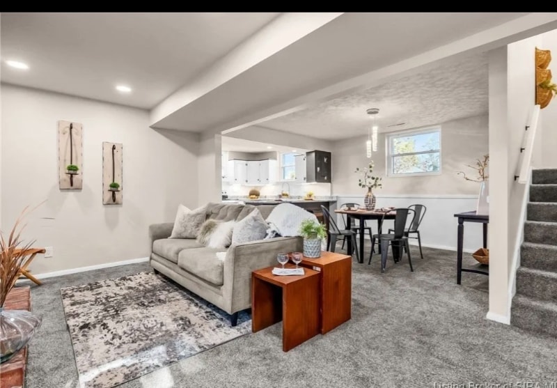 Building Photo - 613 Cherokee Dr