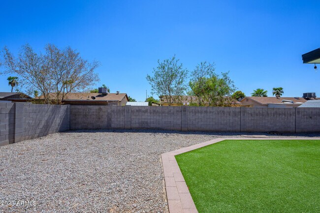 Building Photo - 3731 E Janice Wy
