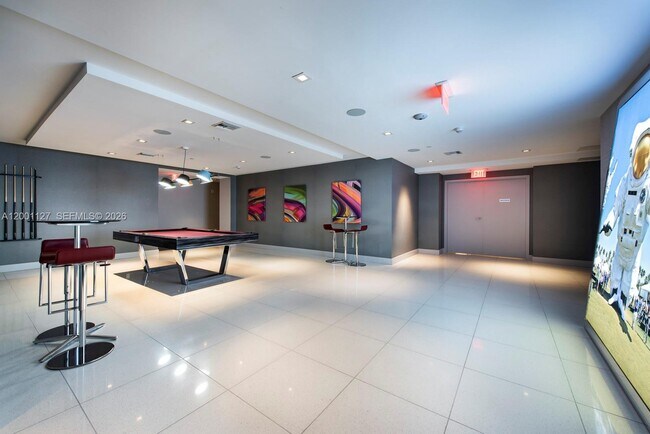 Building Photo - 300 Sunny Isles Blvd