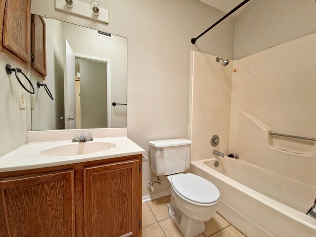 Building Photo - 123 N Troy Ave