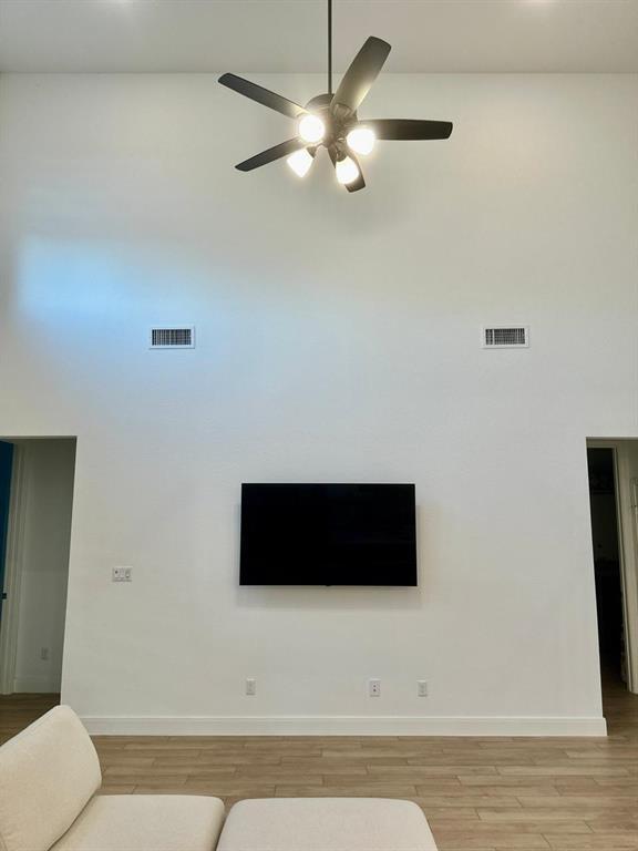 Building Photo - 1113 Scenic Grn Lp