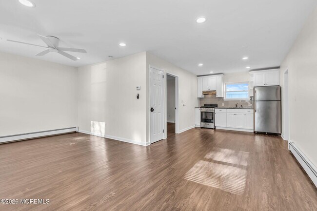 Building Photo - 1411 3rd Ave