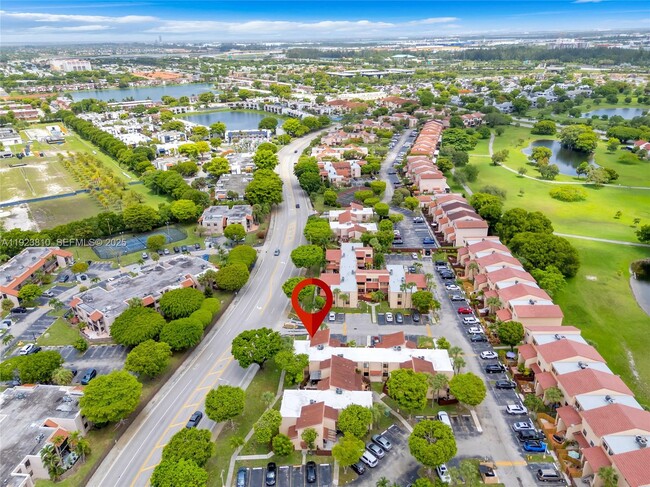 Building Photo - 341 W Park Dr