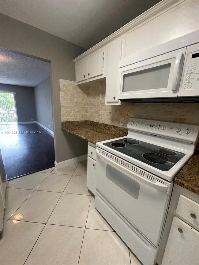 Building Photo - 5961 N Falls Cir Dr