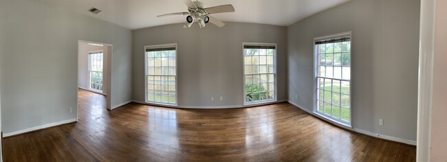 Living Room - 2302 Southgate Blvd