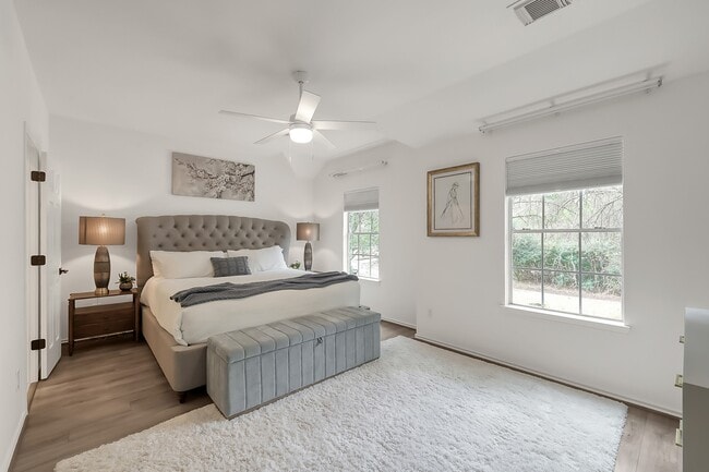 Building Photo - 246 N Walden Elms Cir