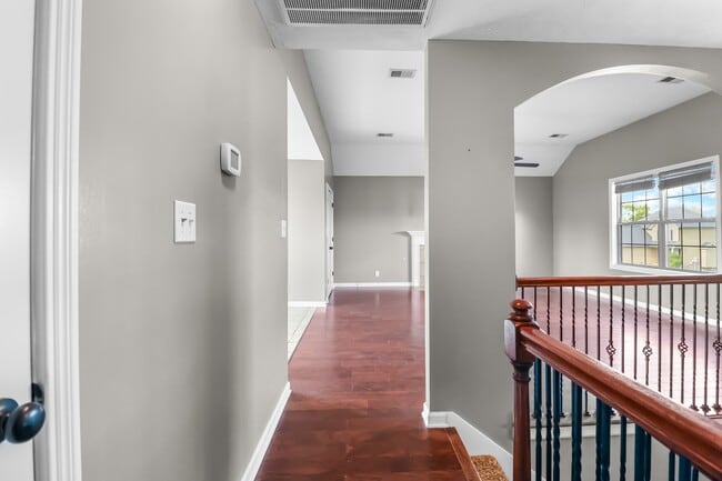 Building Photo - 2200 Trophy Trce