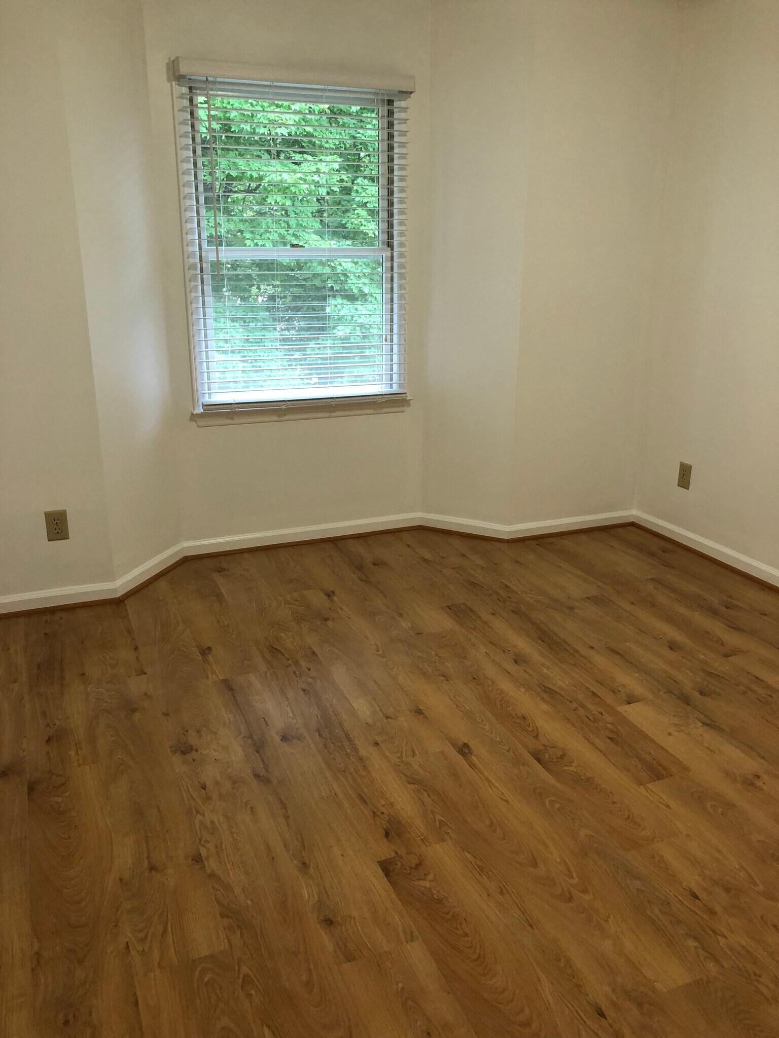 Building Photo - 3701 Cotswold Ter