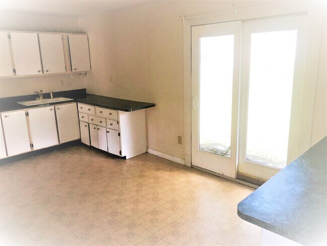 Building Photo - Charming 4BR/1BA Dade City Home