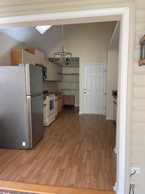 Building Photo - 810 Fairway Lakes Dr