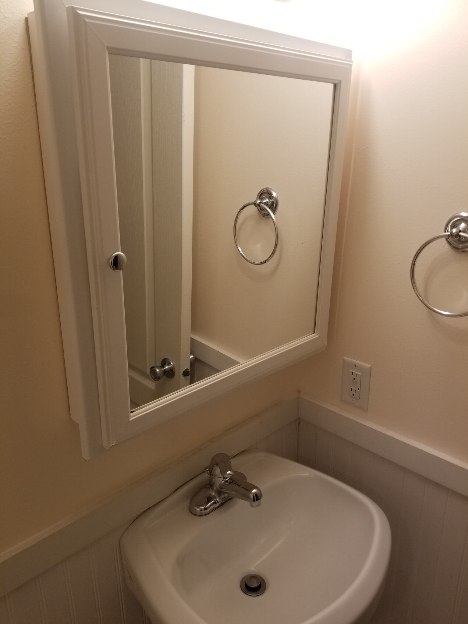 Bathroom Vanity - 39 N Archmore St