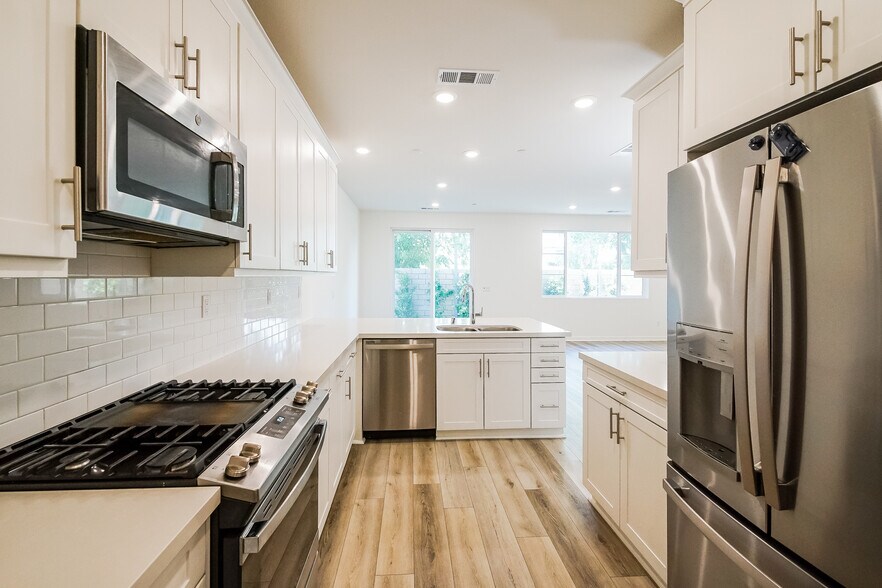 Building Photo - 8255 Sophie Ct