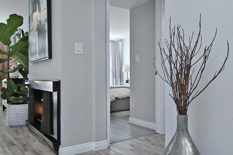 Building Photo - 1351 N Crescent Heights Blvd