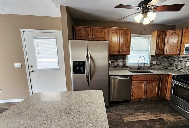 Building Photo - 4717 Willow Dr