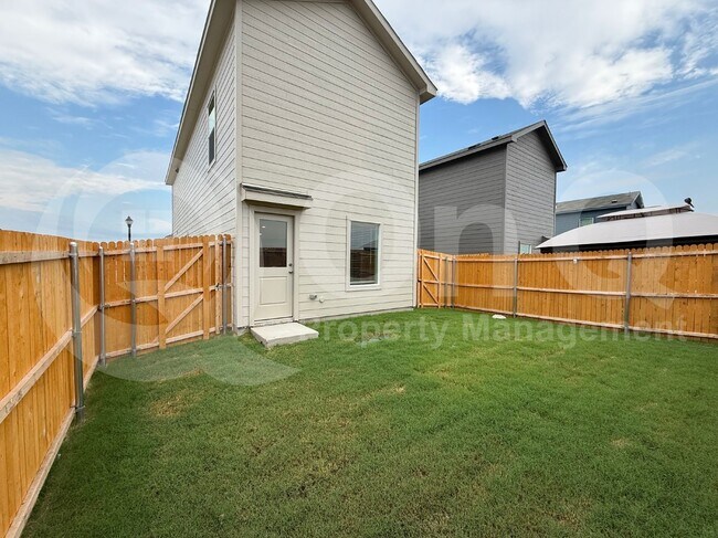 Building Photo - 6313 Kingfisher Wy