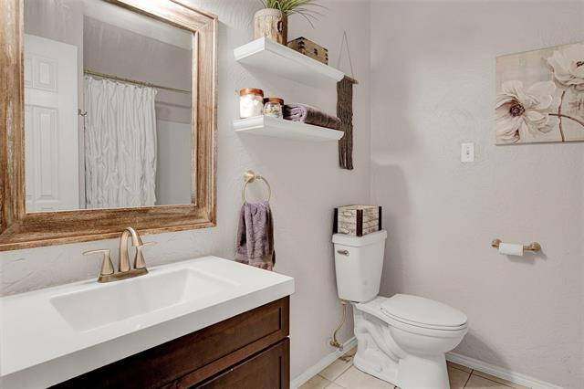 Building Photo - 2305 Orchid Dr