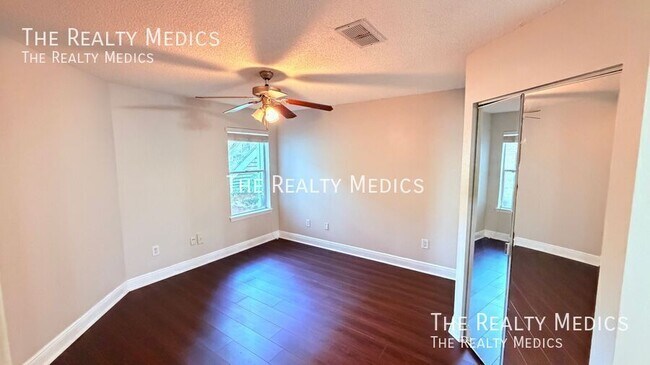 Building Photo - 712 Secret Harbor Ln