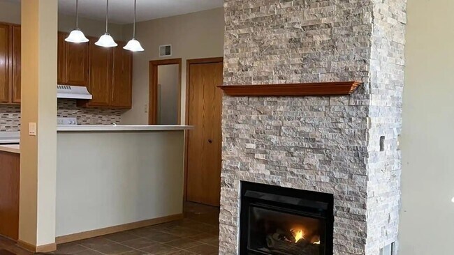Building Photo - 15563 Garnet Way