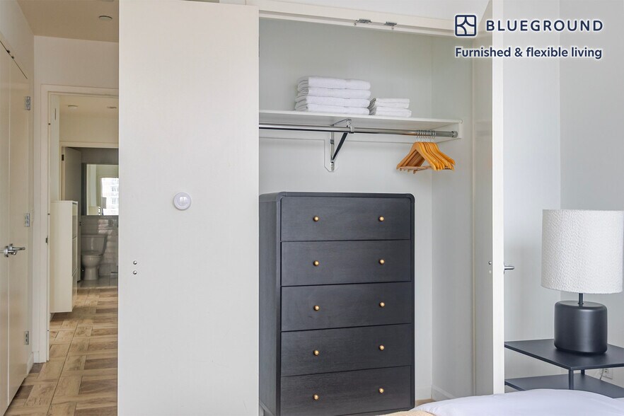 Building Photo - 635 W 42nd St