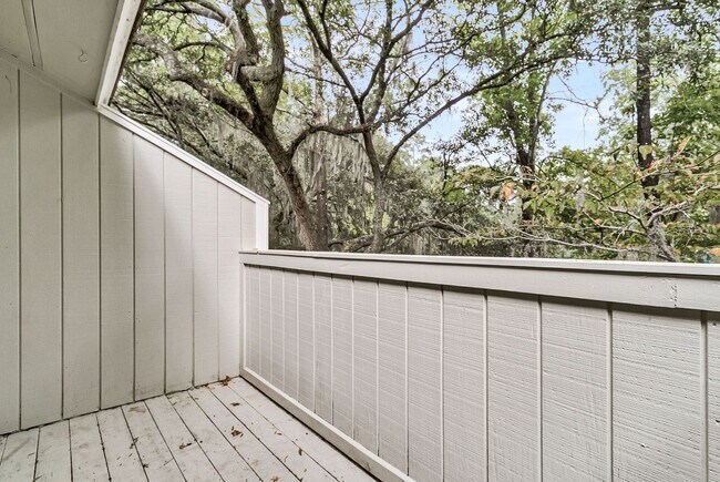 Building Photo - Pond View 3 Bed 2 Bath Home in AshleyTowne...