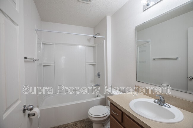 Building Photo - 5253 Plantation Home Way