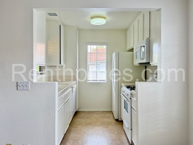 Building Photo - Mira Mesa, 10646 Aderman Avenue #18 - Minu...