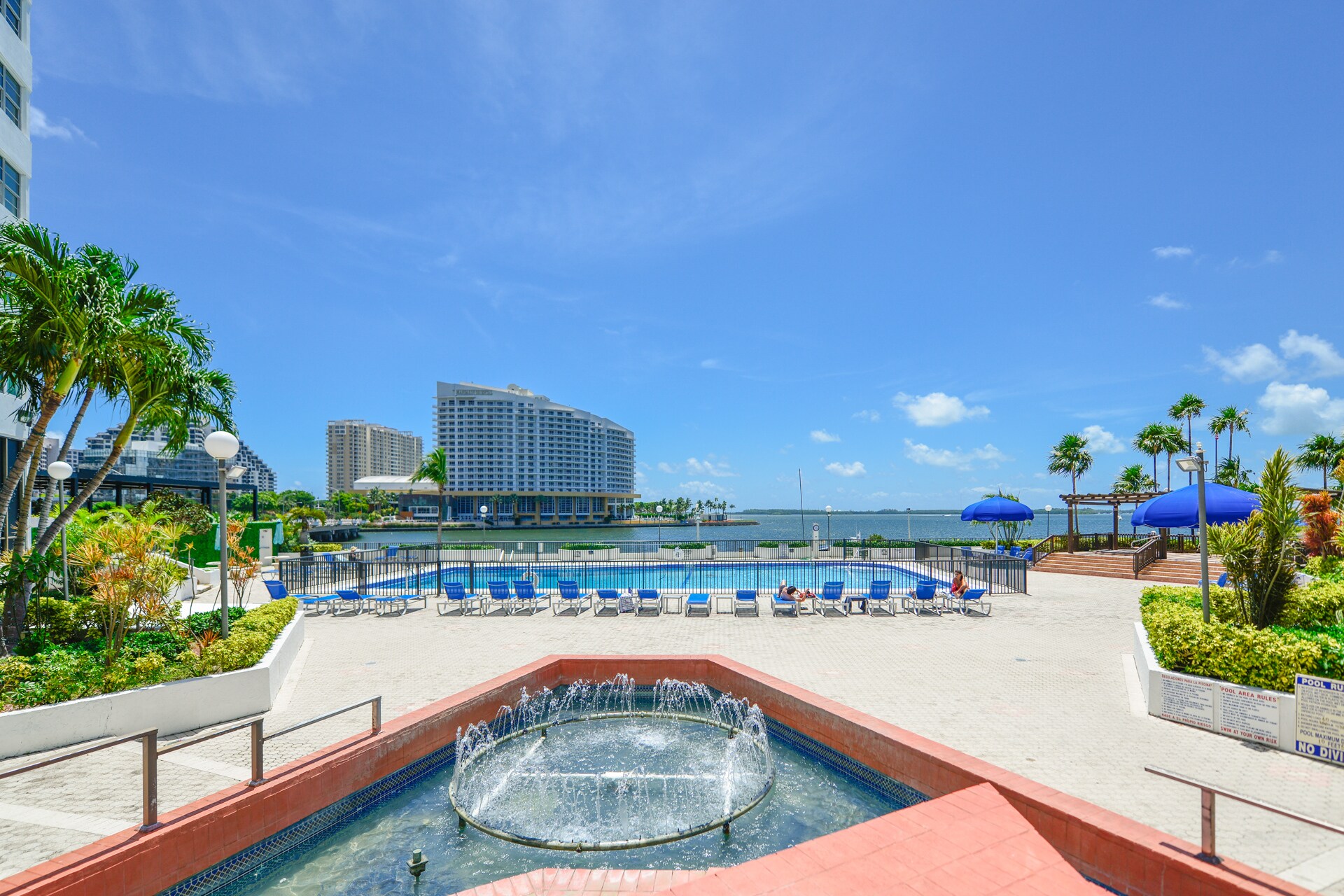 Building Photo - 801 Brickell Bay Dr