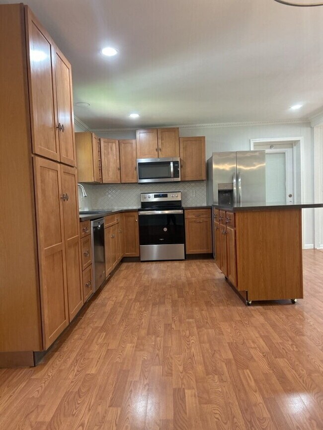 Building Photo - "Charming 3-Bedroom Retreat with 2 Full Baths in Piedmont – Cozy Comfort Awaits!"