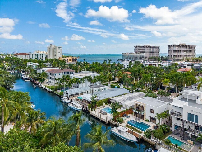 Building Photo - 1815 Fairhaven Pl