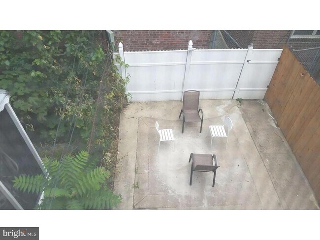 Building Photo - 225 S 49th St