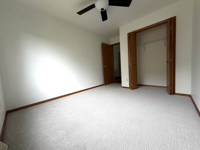 Building Photo - 1217 Glacier Hill Dr
