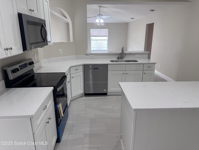 Building Photo - 1565 Emerson Dr SE