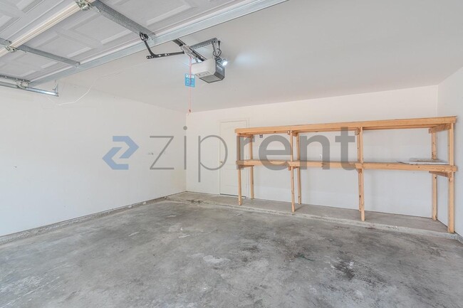 Building Photo - 14107 White Oak Gardens Dr
