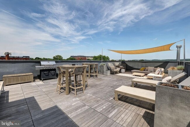 Building Photo - 1345 K St SE