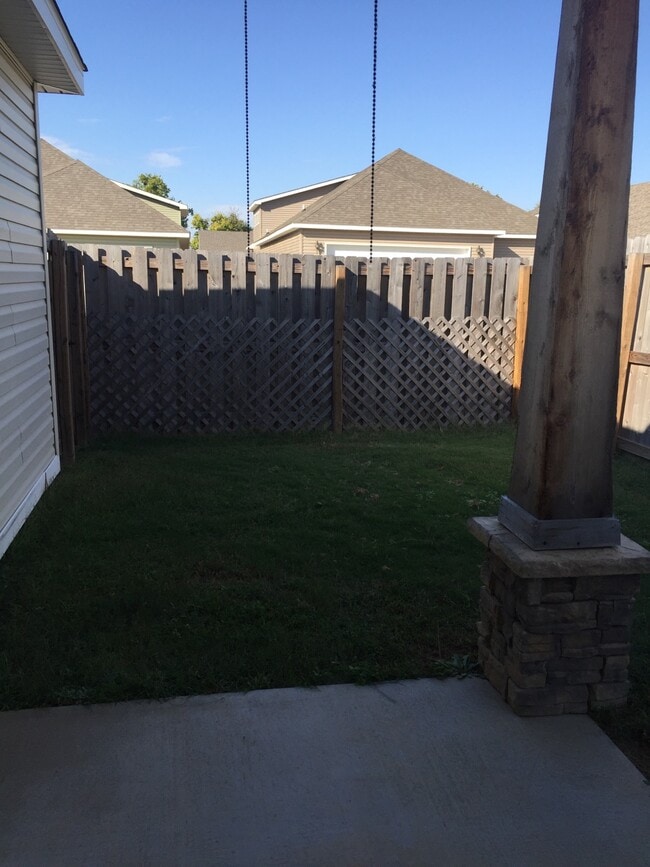 Building Photo - 4500 W Sweetgum Ln