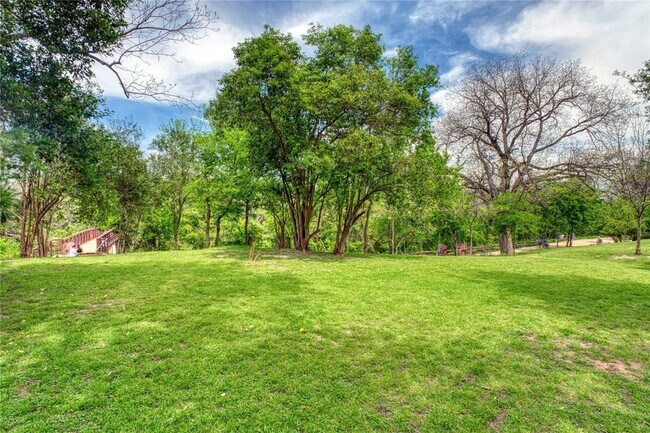 Building Photo - 1900 Barton Springs Rd