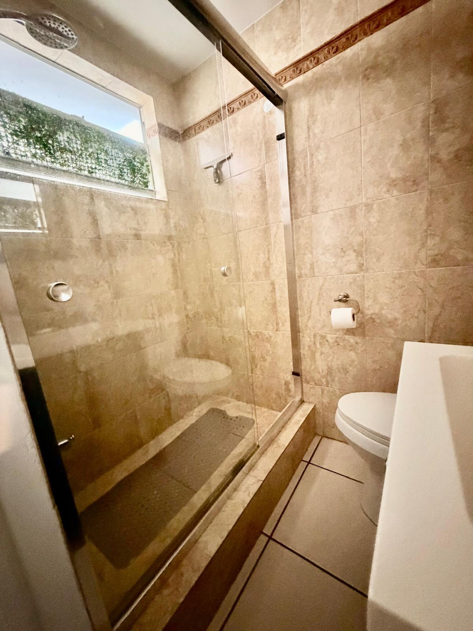 Building Photo - 3010 Collins Ave