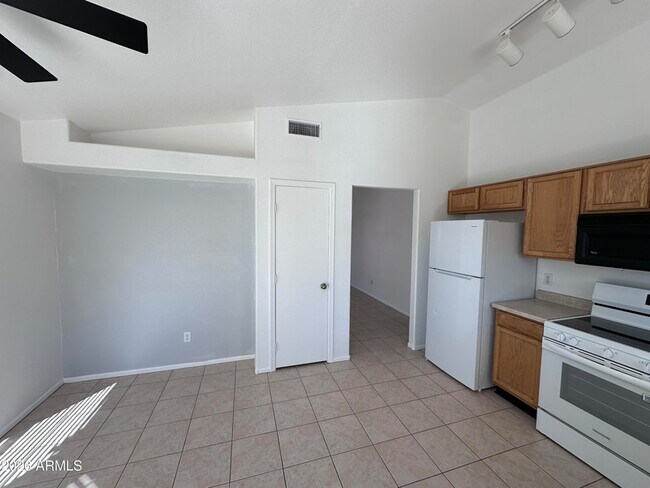 Building Photo - 3043 W Covey Ln