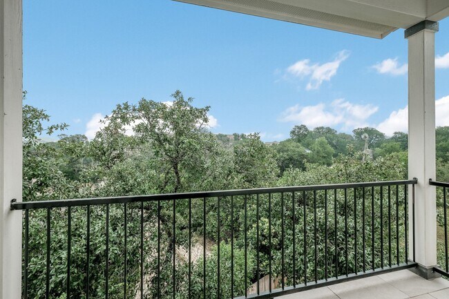 Building Photo - Spacious & Modern 3/3.5 in The Preserve at the Dominion