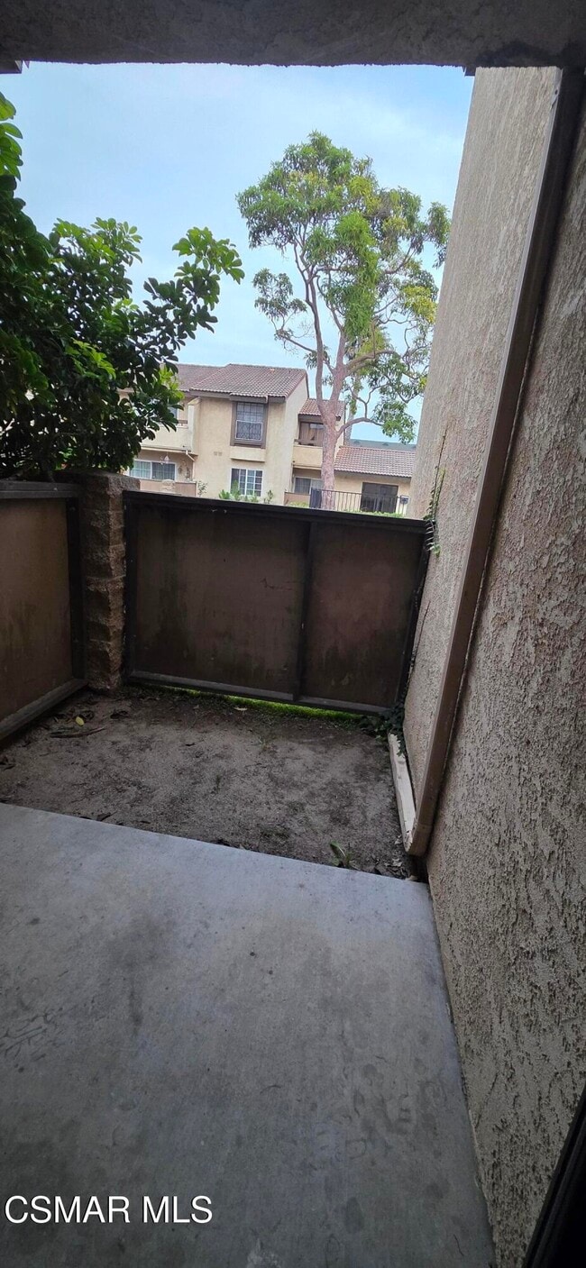 Building Photo - 194 Fashion Park Pl