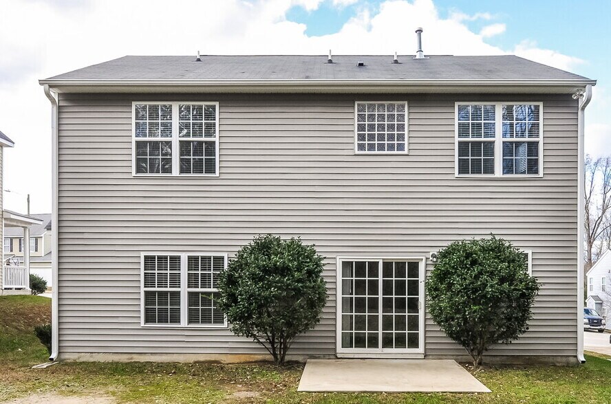 Building Photo - 4049 Laurel Glen Dr