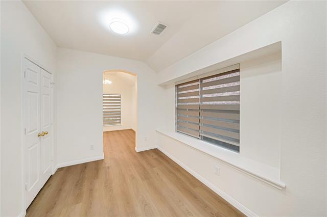 Building Photo - 2509 N Brook Dr