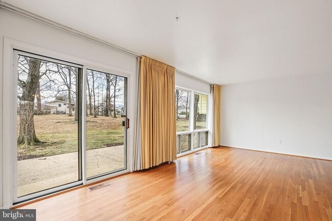 Building Photo - 6106 Rivanna Dr