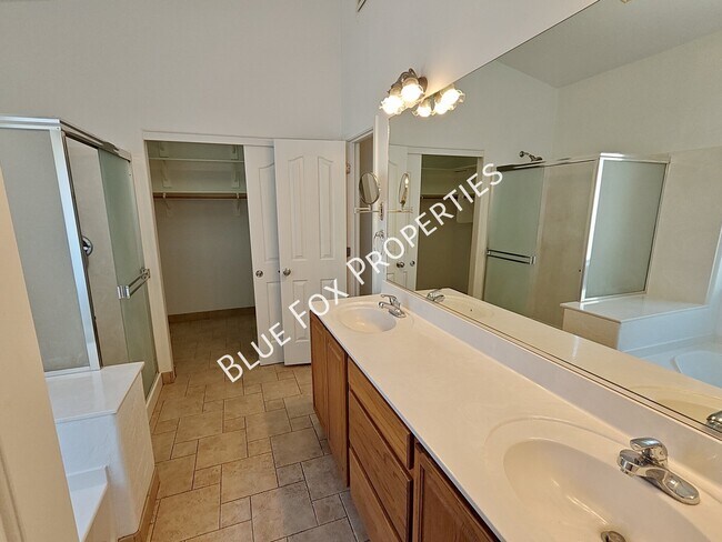 Building Photo - 5680 Shady Grove Dr