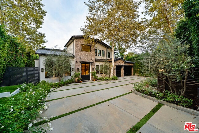 Building Photo - 15645 Woodvale Rd