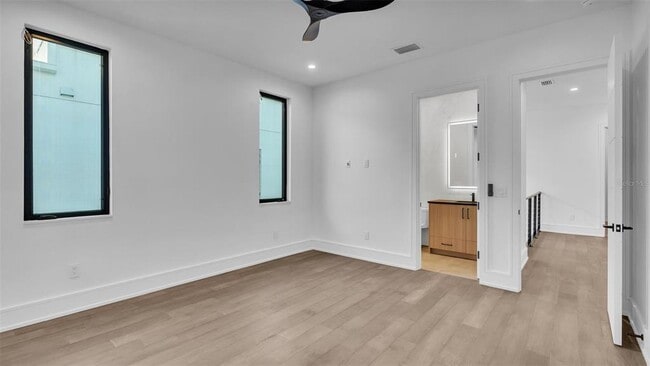 Building Photo - 3010 W Trilby Ave
