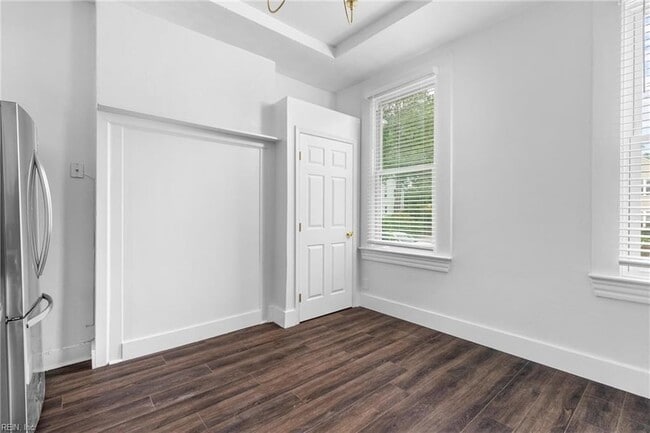 Building Photo - 410 W 29th St